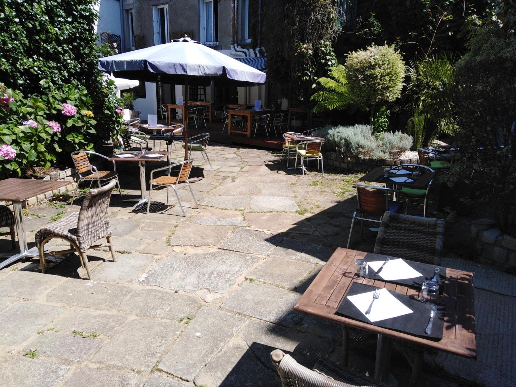 Hotel De France - Restaurant L'Insolite ดูอาร์เนอนี ภายนอก รูปภาพ