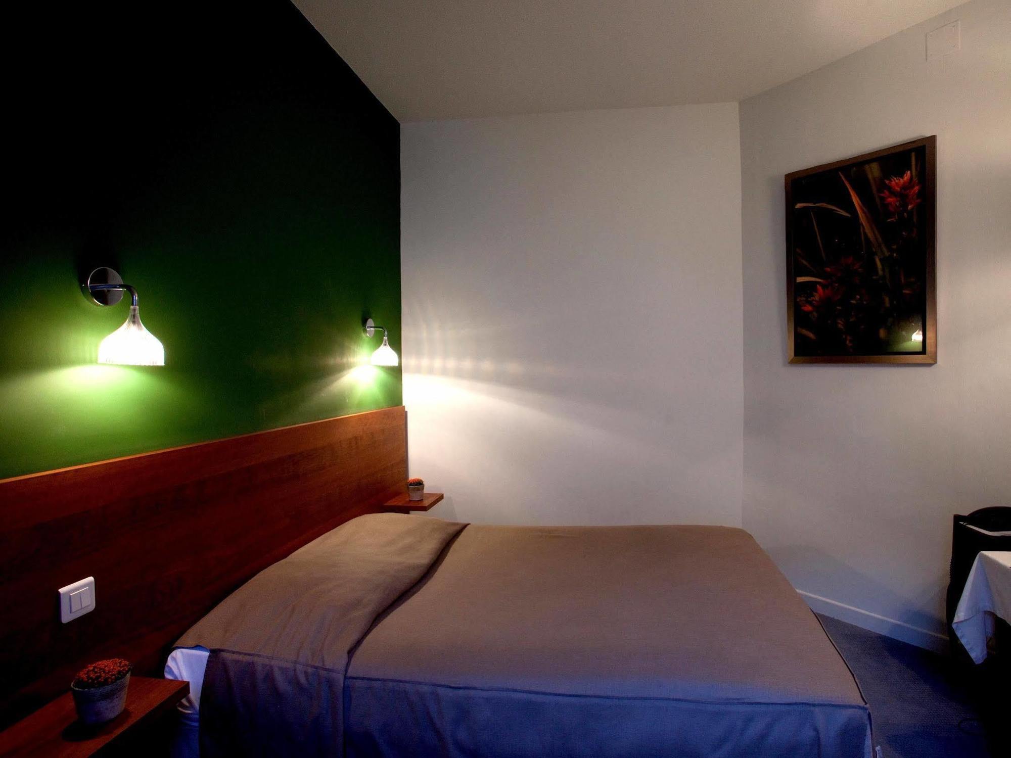 Hotel De France - Restaurant L'Insolite ดูอาร์เนอนี ภายนอก รูปภาพ